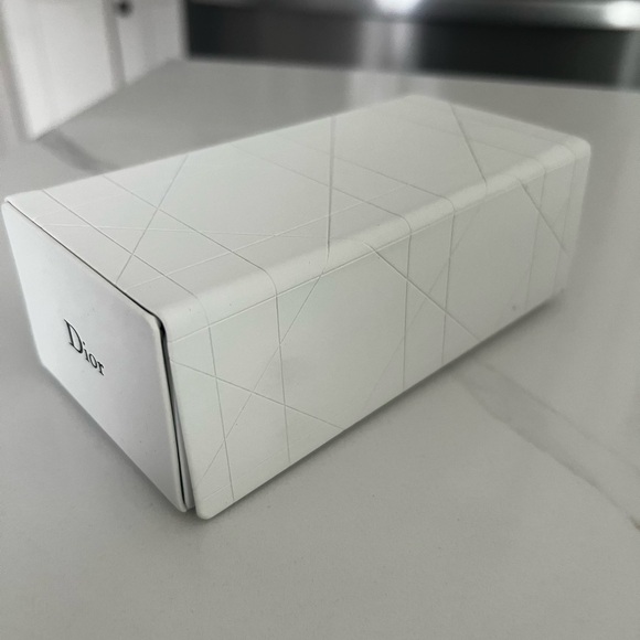Dior Women's Glasses Case - Elegant White and Gray - Picture 3 of 4